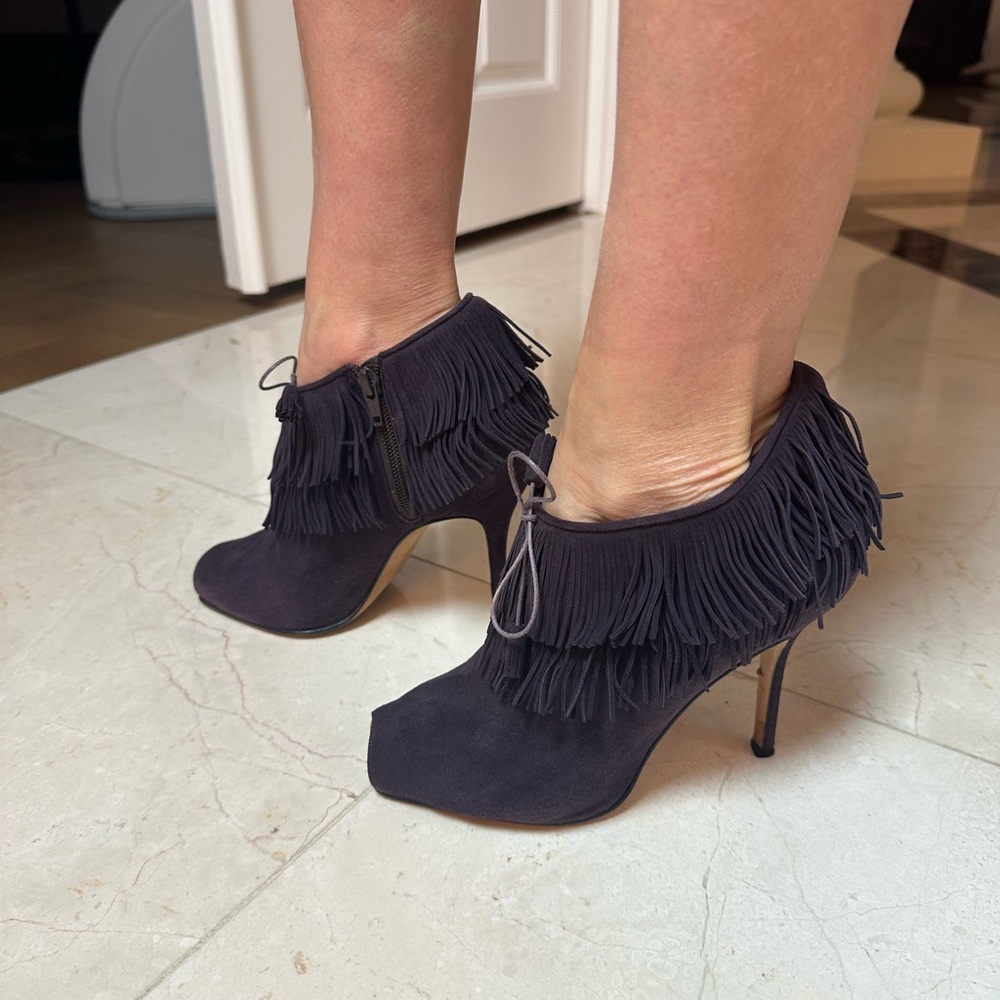 Manolo Blahnik Suede Fringe Ankle Booties | Peep Toe | Made in Italy | Size 38 - Picture 11 of 13